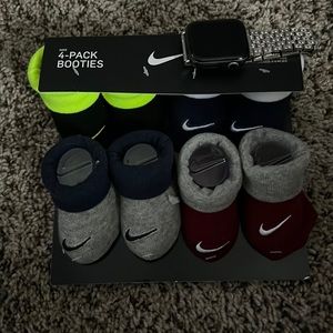 Nice Nike newborn socks 0-6 months